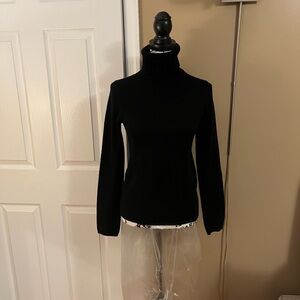 (SOLD)Theory Cashmere Turtleneck Sweater - Black M